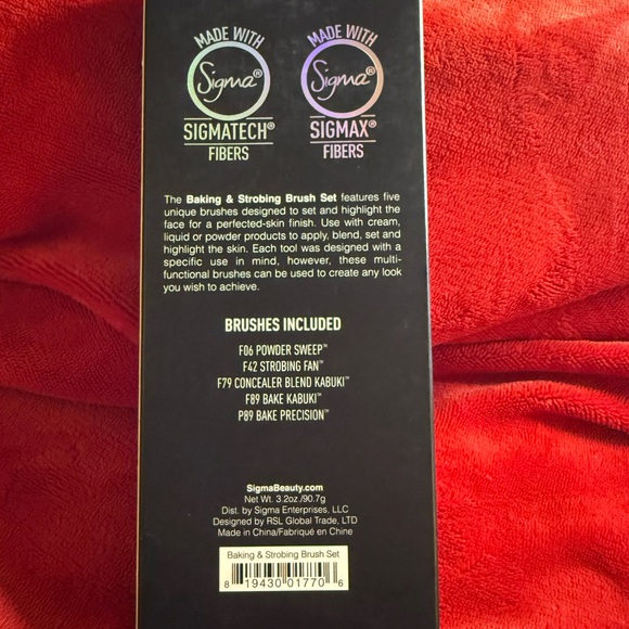 Sigma Beauty Baking & Strobing Brush Set with Black and Rainbow Accents - Picture 3 of 4